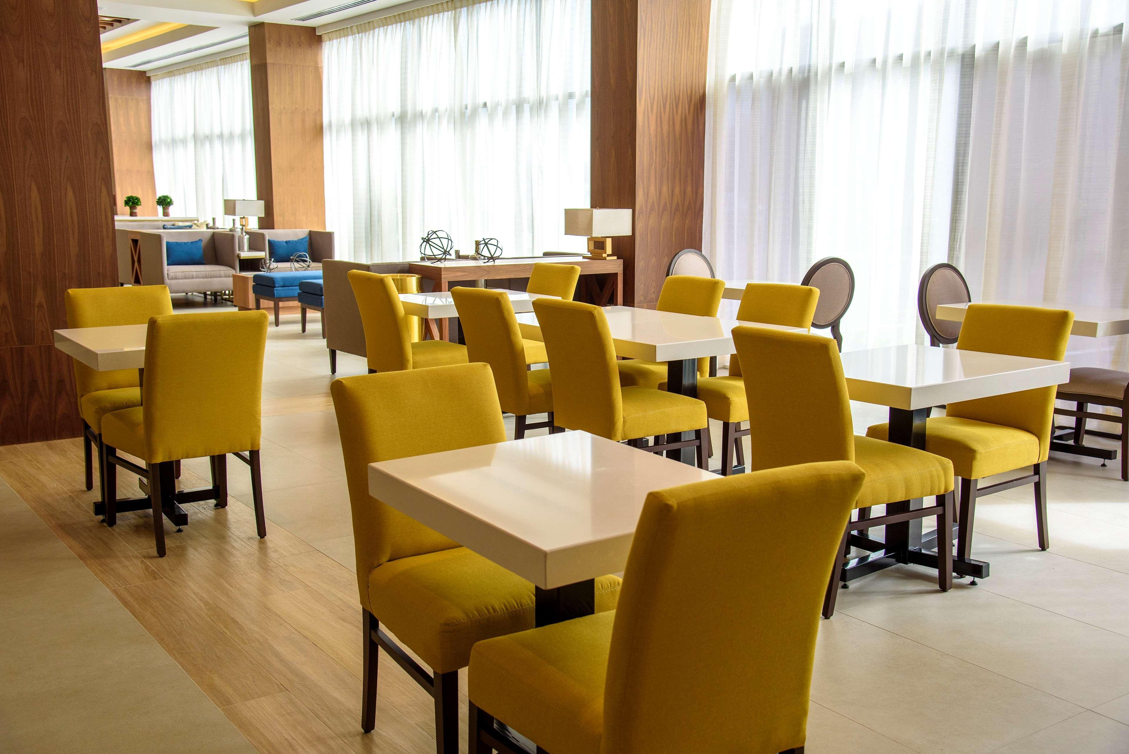 Hampton Inn Piedras Negras Bagian luar foto