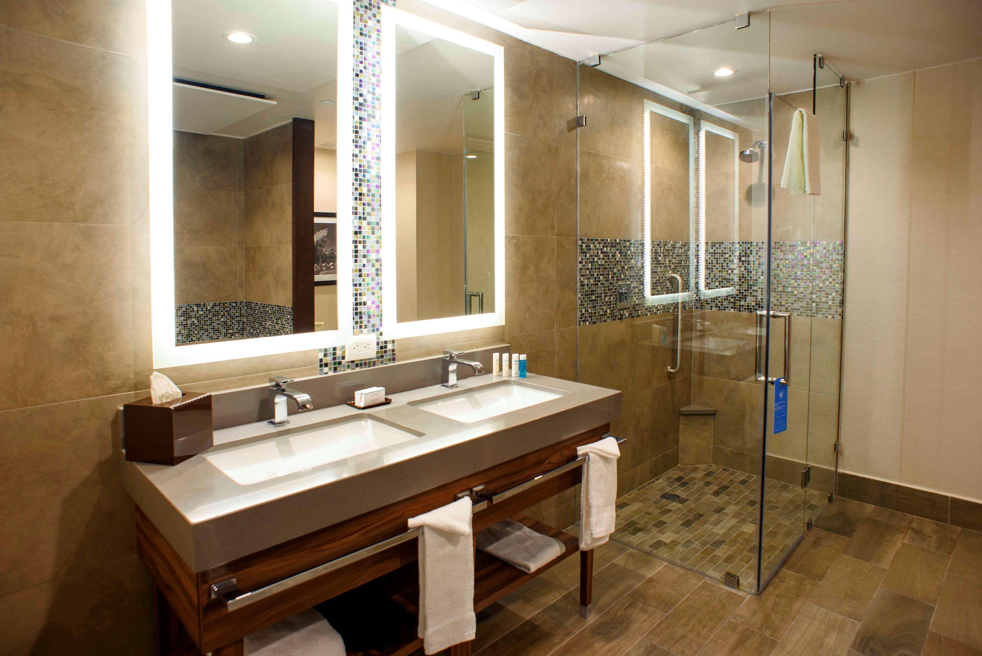 Hampton Inn Piedras Negras Bagian luar foto