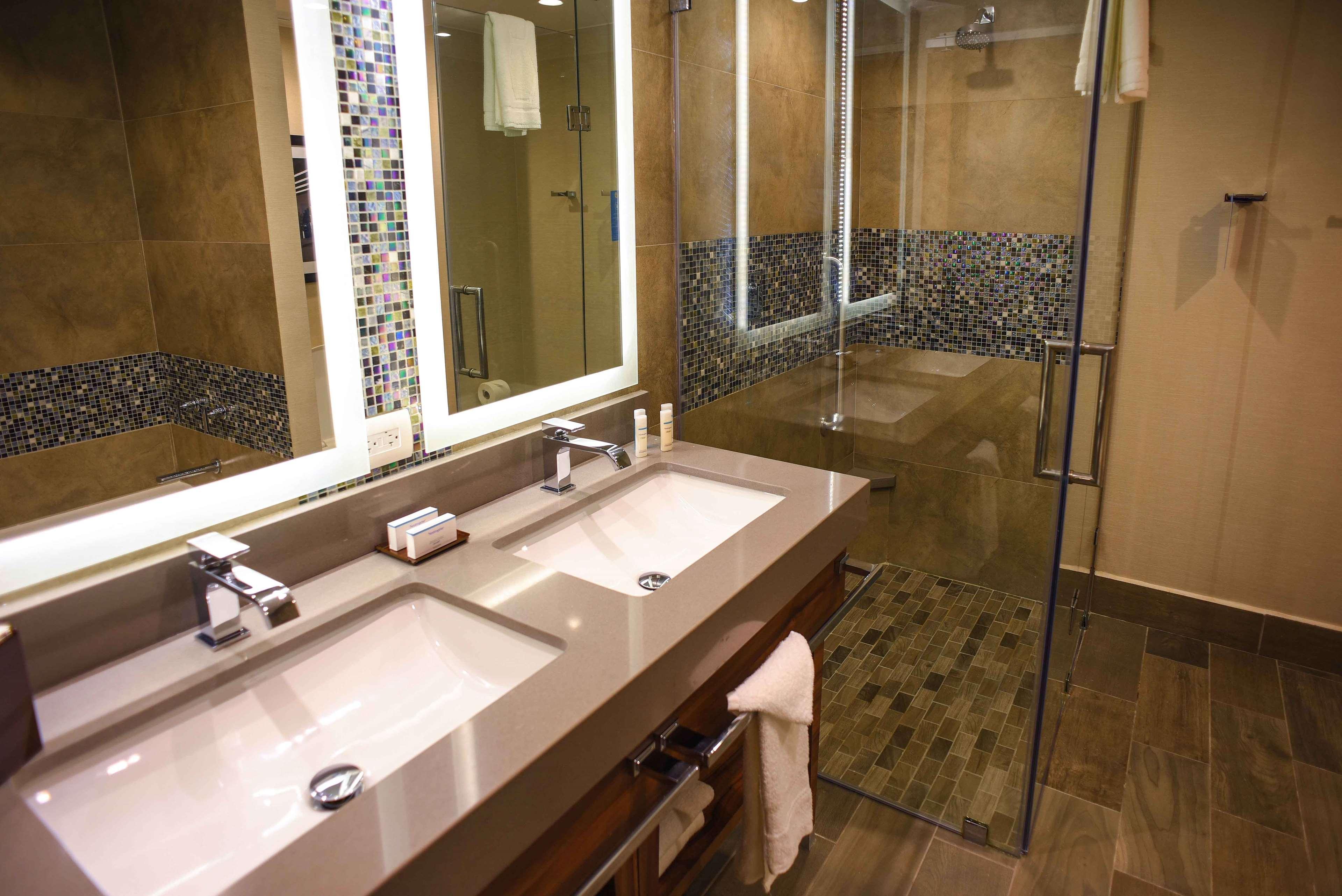 Hampton Inn Piedras Negras Bagian luar foto