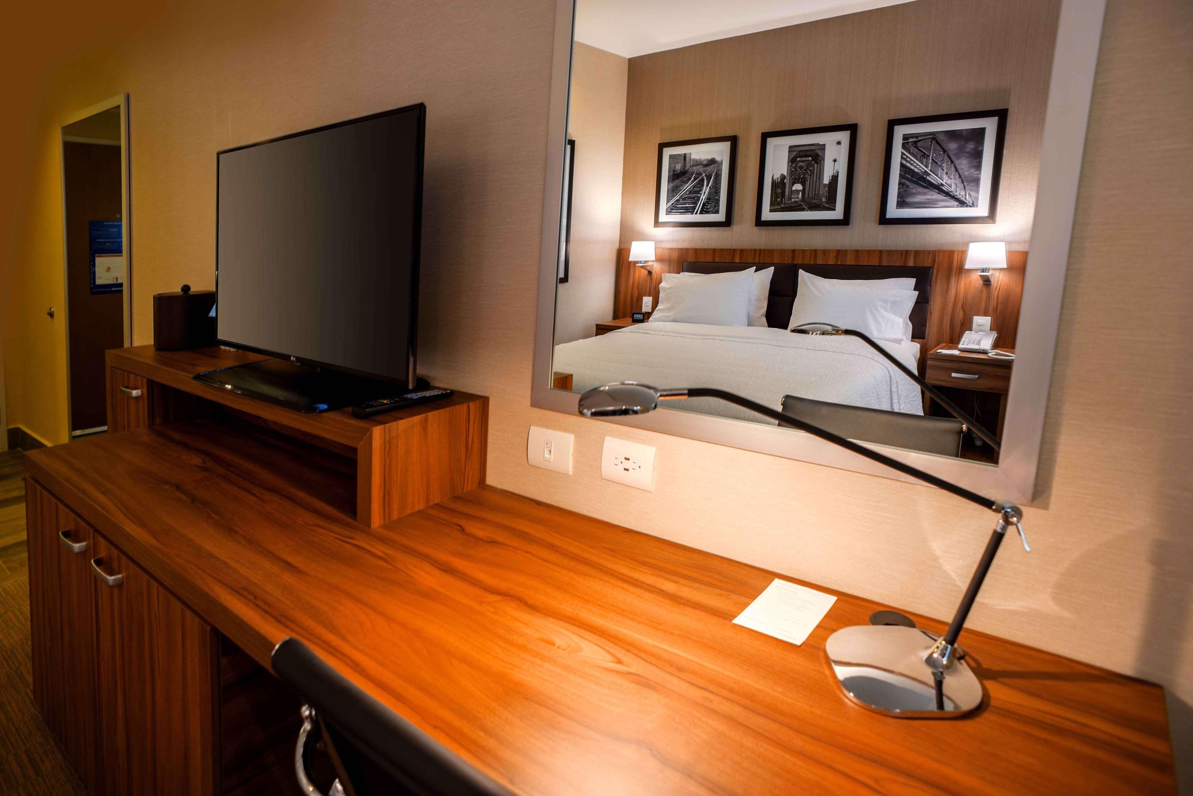 Hampton Inn Piedras Negras Bagian luar foto