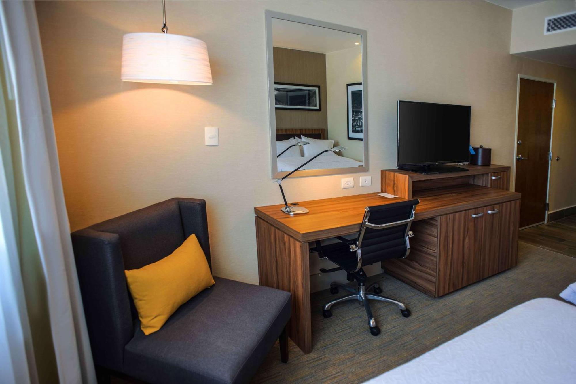 Hampton Inn Piedras Negras Bagian luar foto