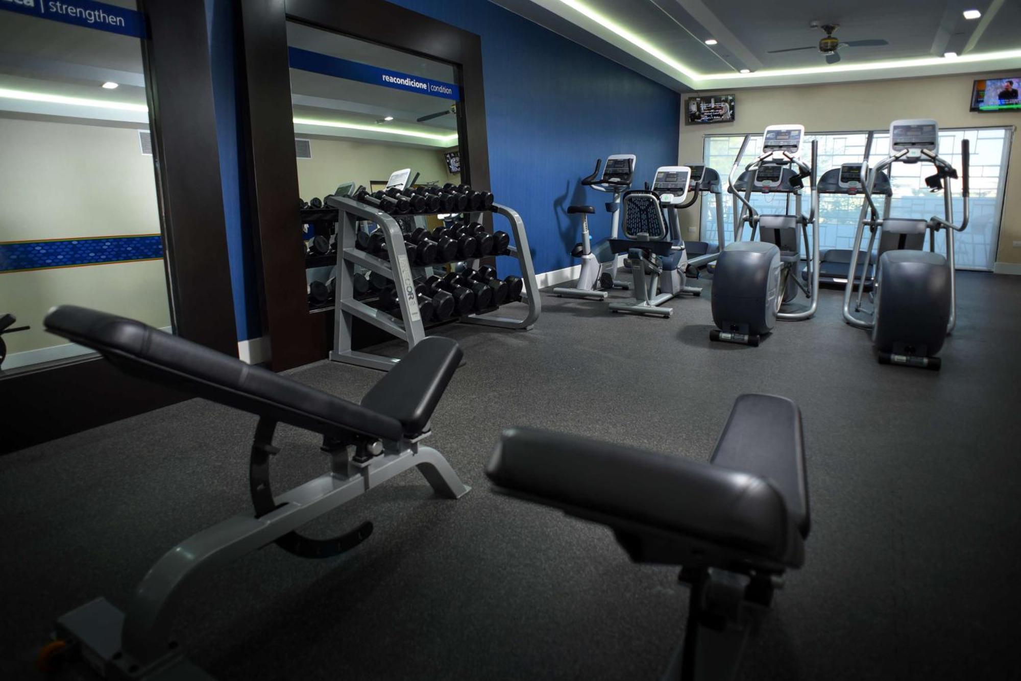 Hampton Inn Piedras Negras Bagian luar foto