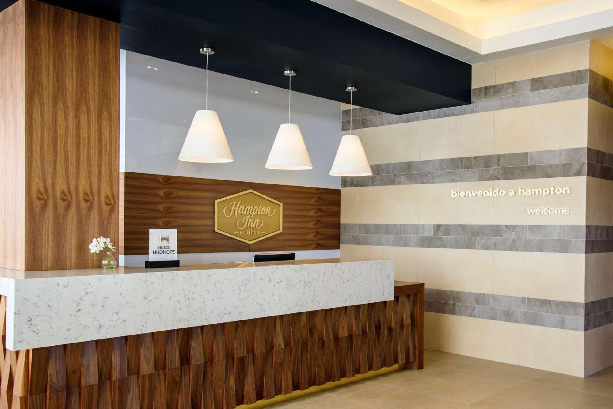 Hampton Inn Piedras Negras Bagian luar foto
