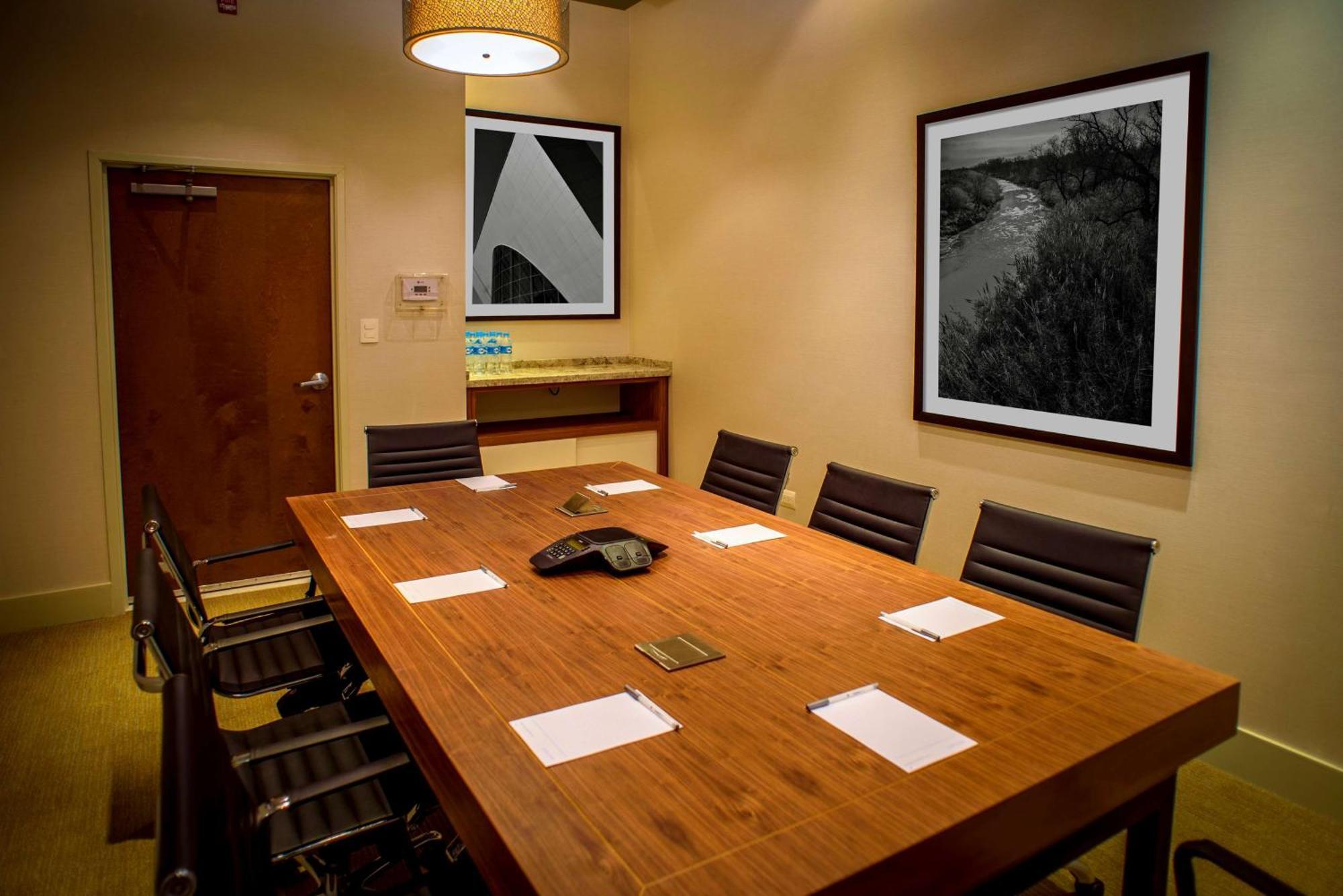 Hampton Inn Piedras Negras Bagian luar foto